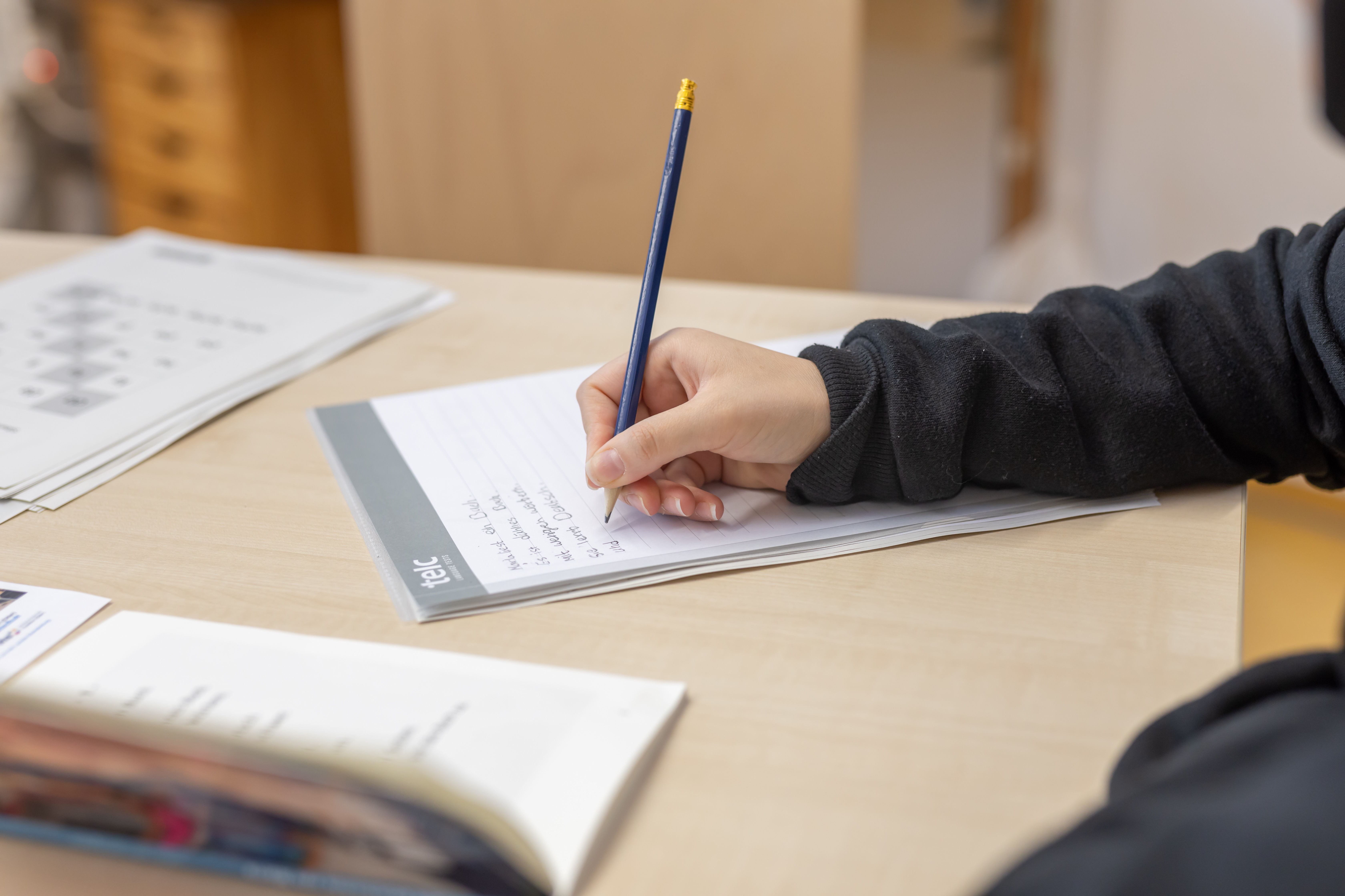 Öffnet die Seite 'Dozent/-innen für Lerncafés gesucht'